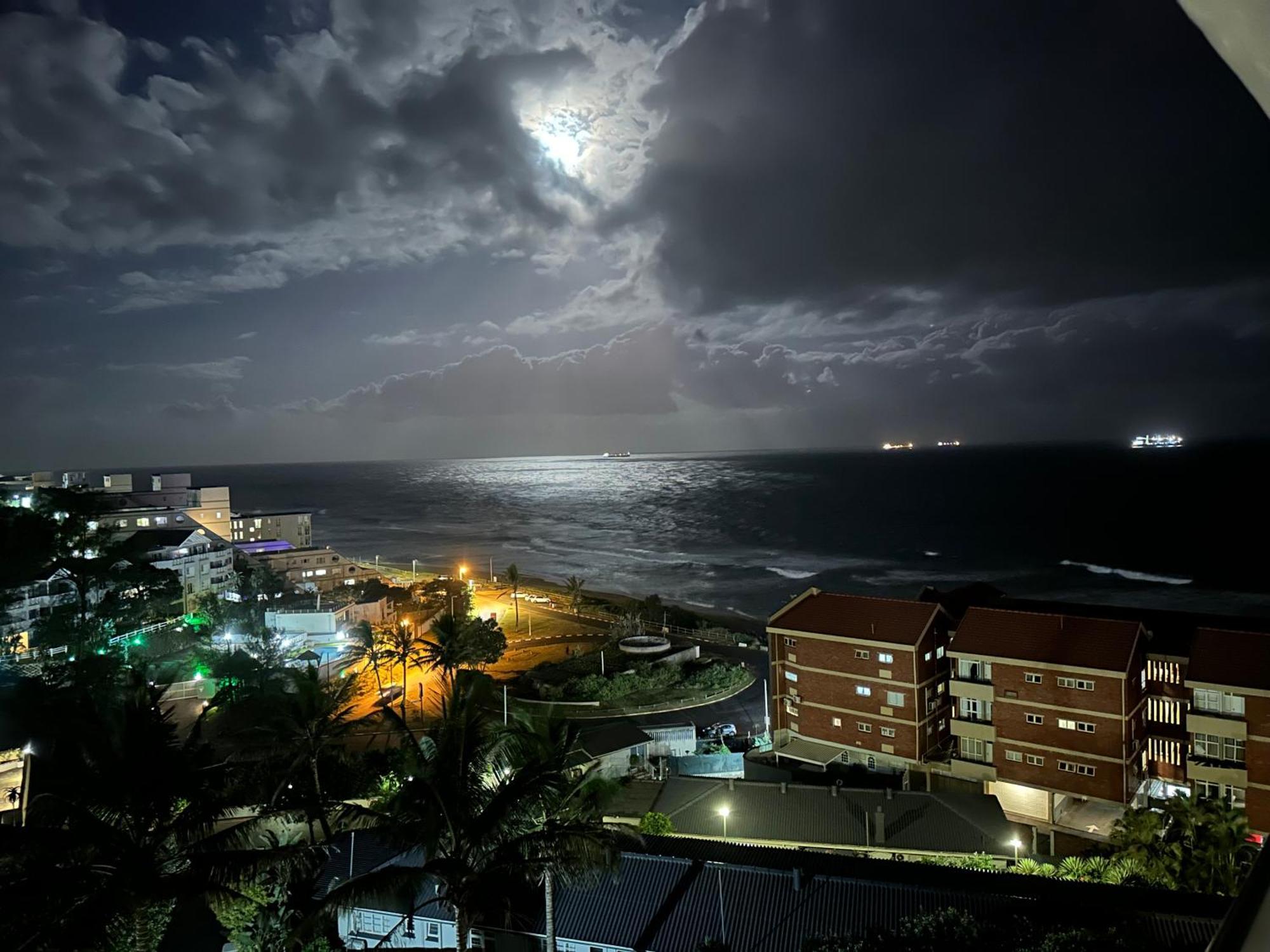 Umdloti Holiday Resort Apartment 514 - Amazing Breaker & Ocean Views מראה חיצוני תמונה